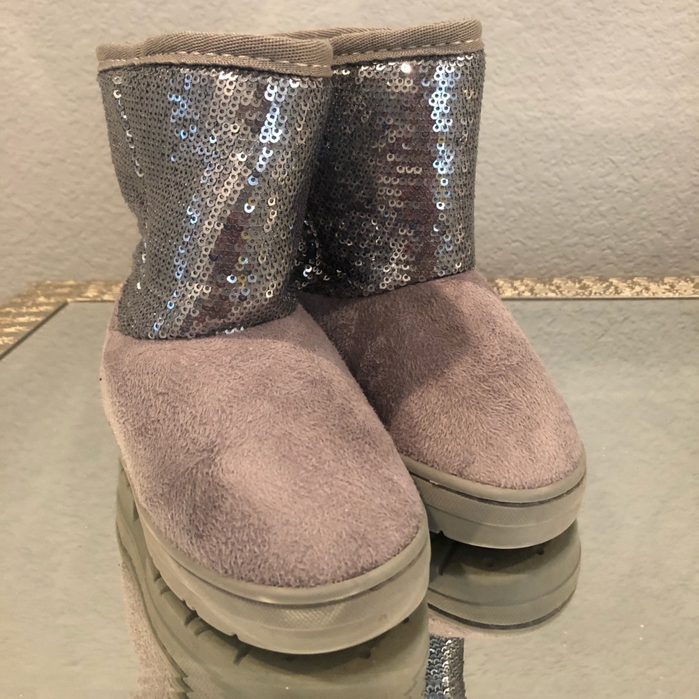 Girls boots - Picture 2 of 6